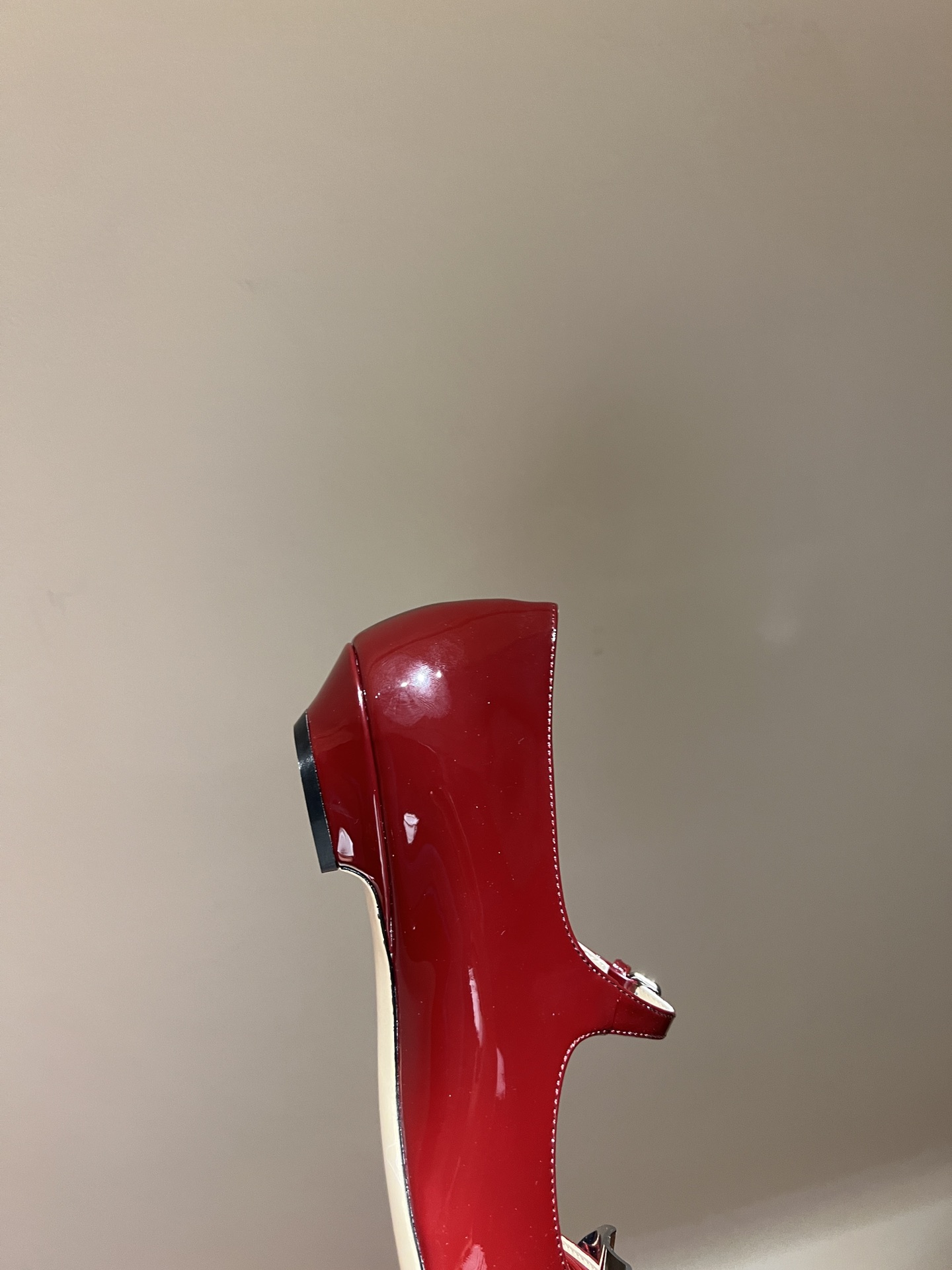 Bagsaaa M1um1u Red Shoes