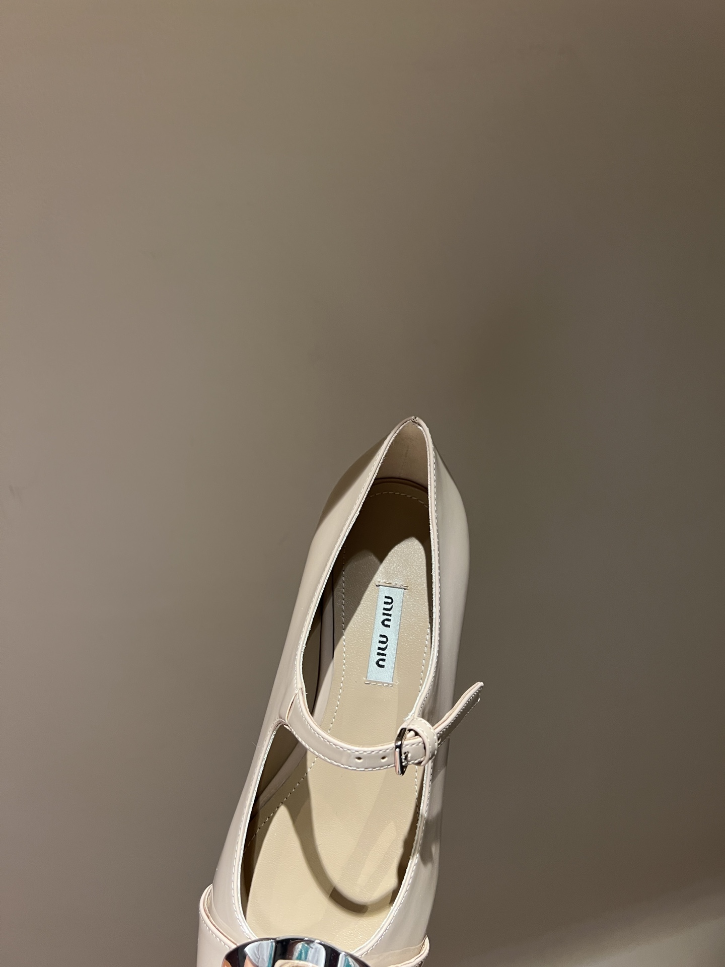 Bagsaaa M1um1u Beige Shoes