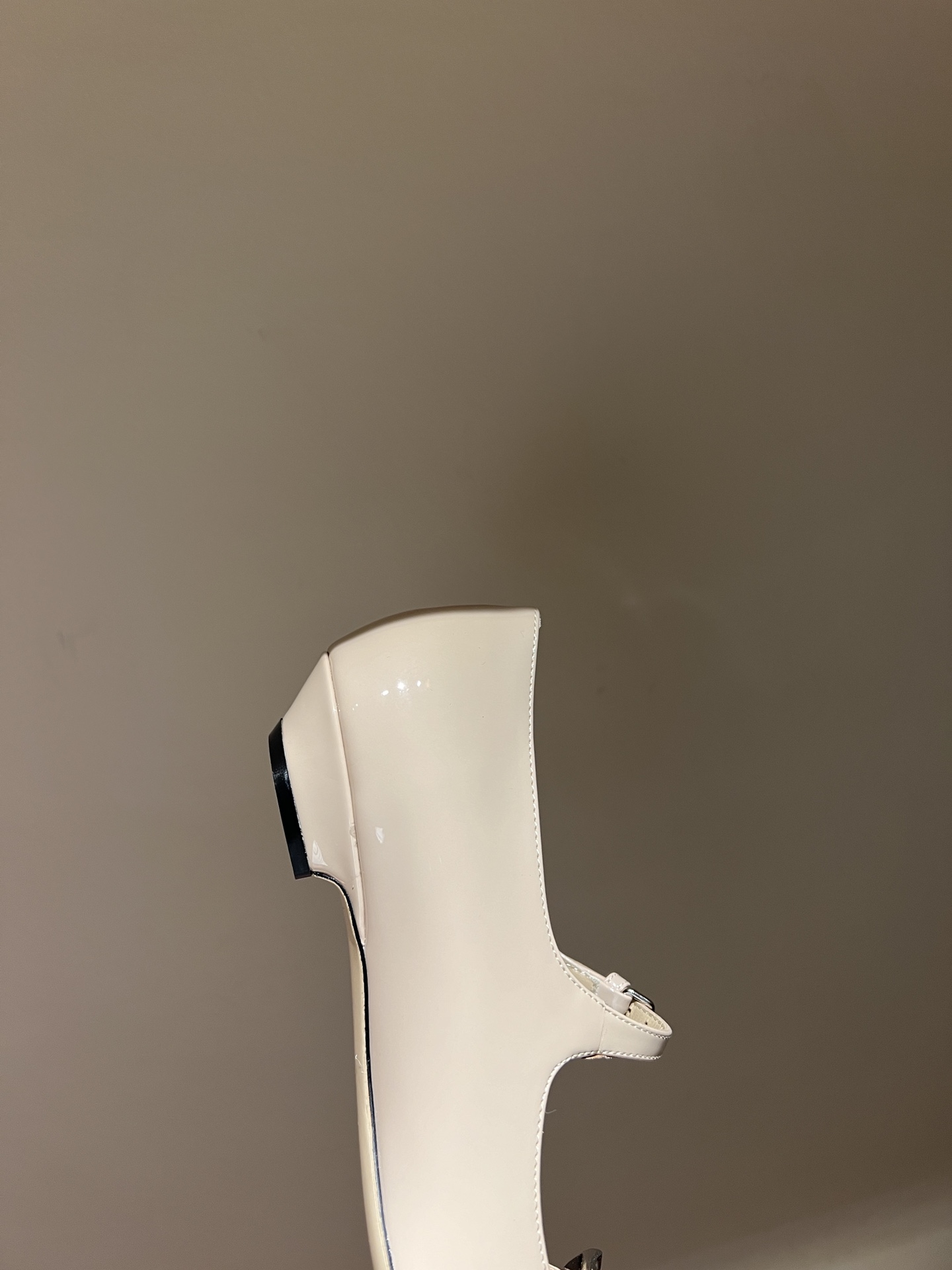 Bagsaaa M1um1u Beige Shoes