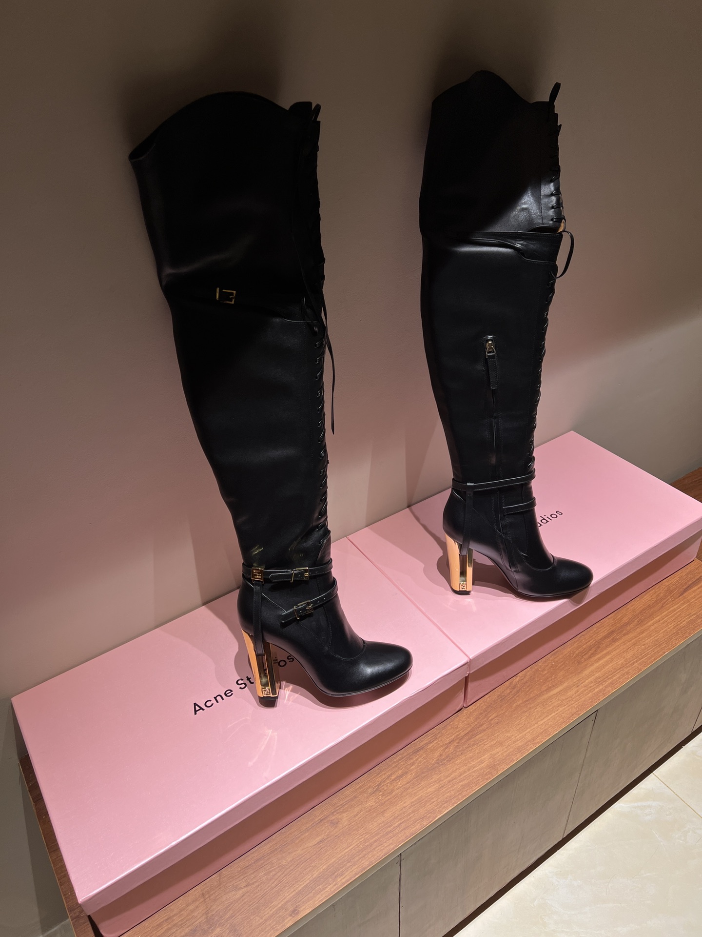 Bagsaaa F**di Black leather high-heeled boots