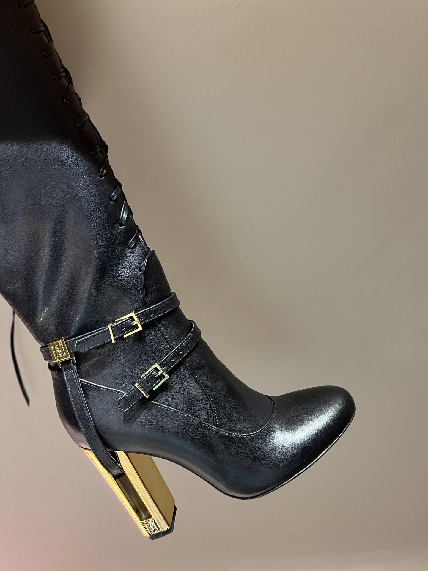 Bagsaaa F**di Black leather high-heeled boots