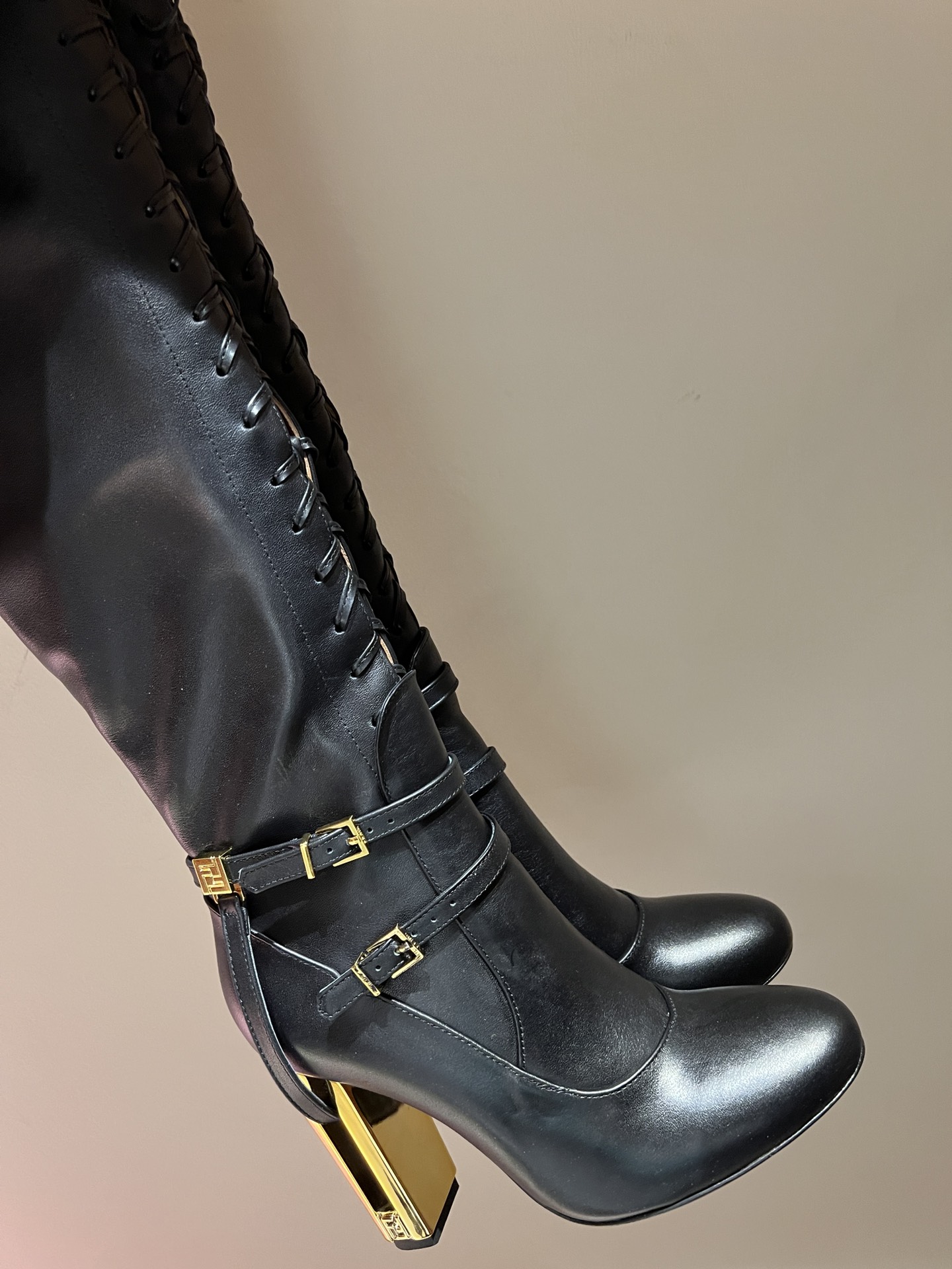 Bagsaaa F**di Black leather high-heeled boots