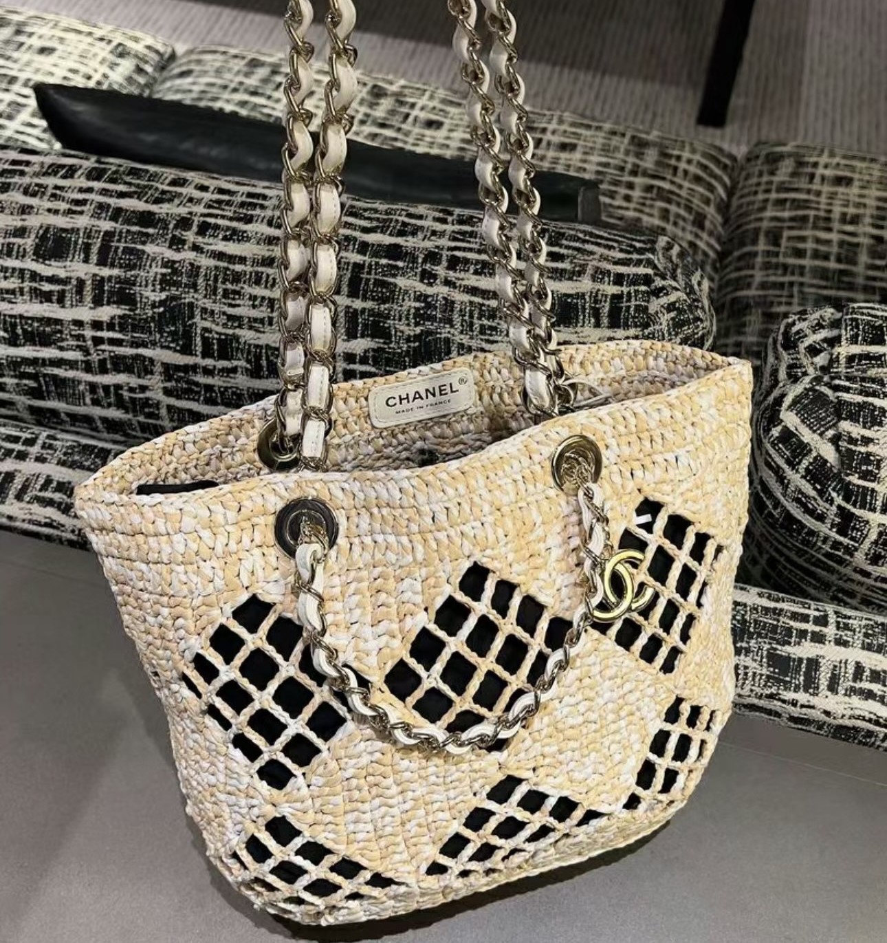 Bagsaaa Ch**el Small Tote Beige AS4714 - 24.5 × 32 × 10 cm