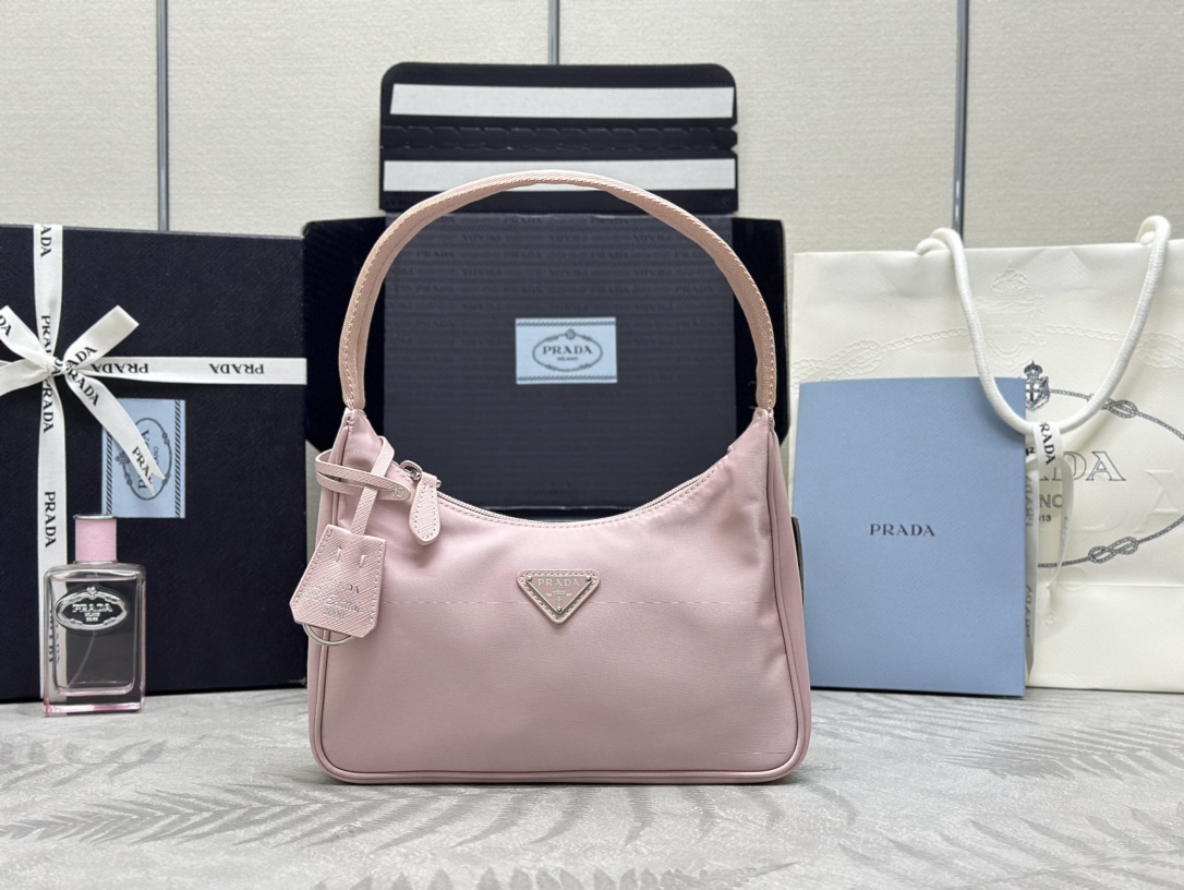 Bagsaaa Re-Nylon Pra*a Re-Edition 2000 mini-bag light pink - 22x6x17 cm