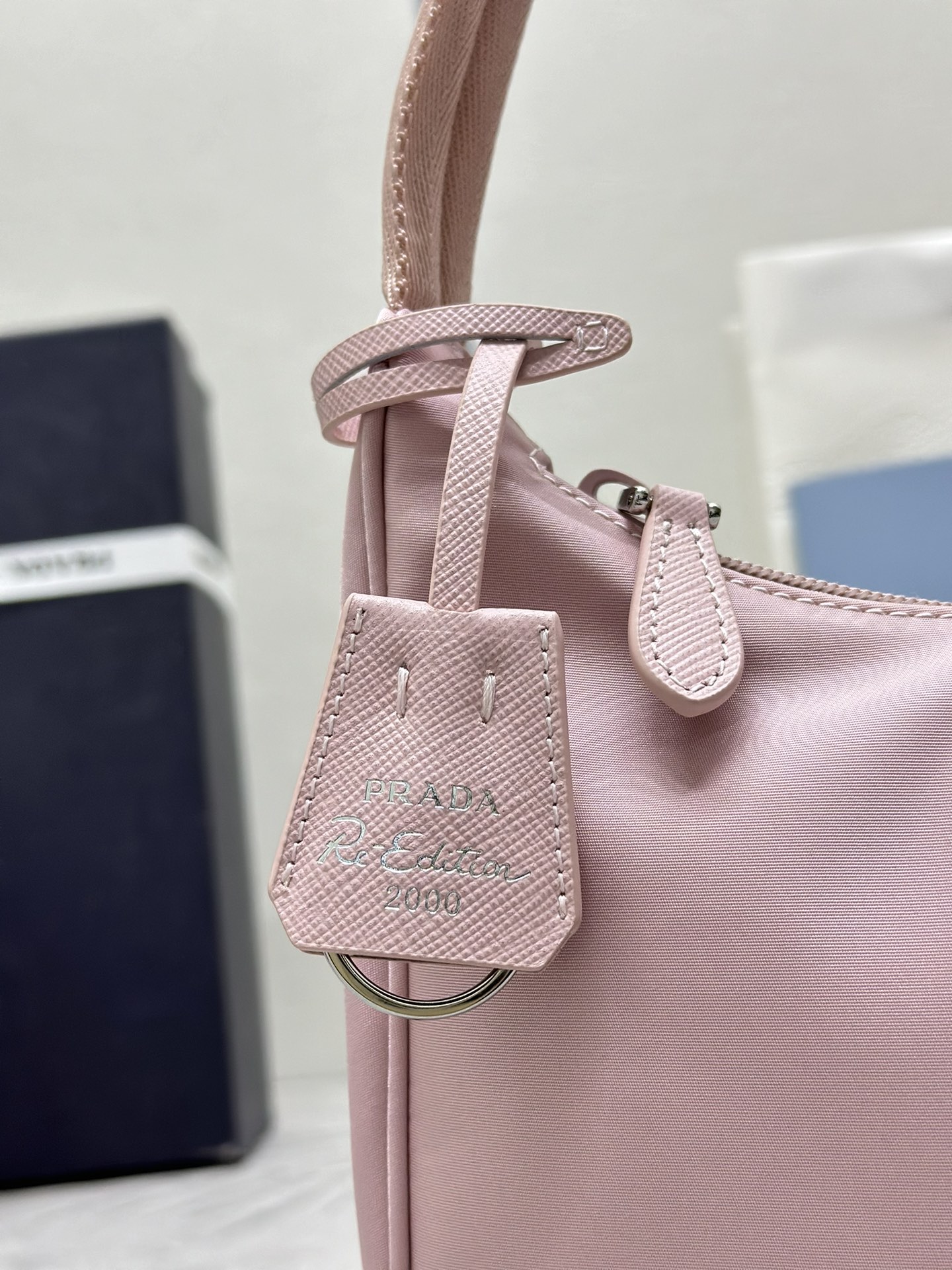 Bagsaaa Re-Nylon Pra*a Re-Edition 2000 mini-bag light pink - 22x6x17 cm