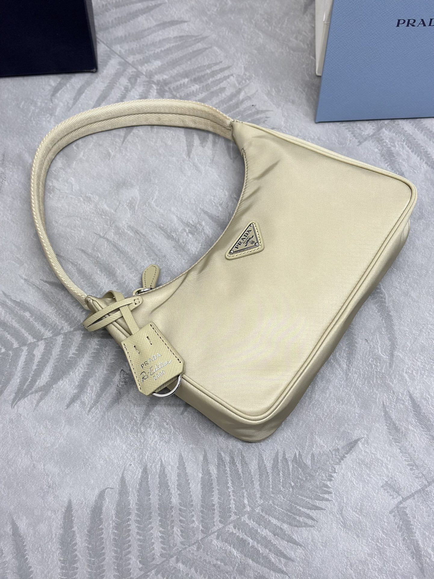 Bagsaaa Re-Nylon Pra*a Re-Edition 2000 mini-bag beige - 22x6x17 cm