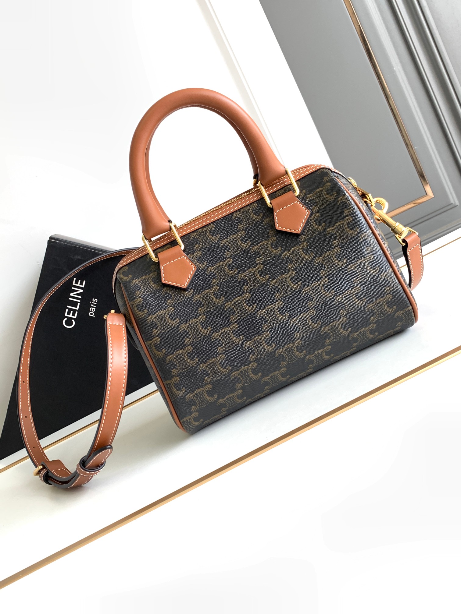 Bagsaaa Ce1i*e Small Boston in Triomphe Canvas and calfskin - 20 x 14 x 10 CM