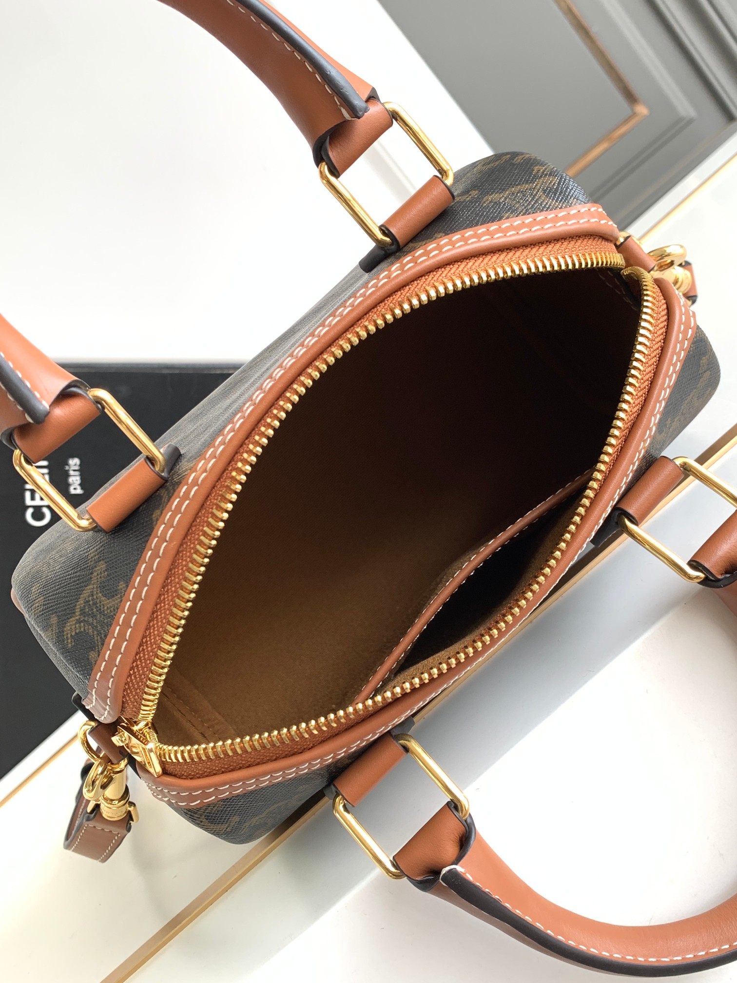 Bagsaaa Ce1i*e Small Boston in Triomphe Canvas and calfskin - 20 x 14 x 10 CM