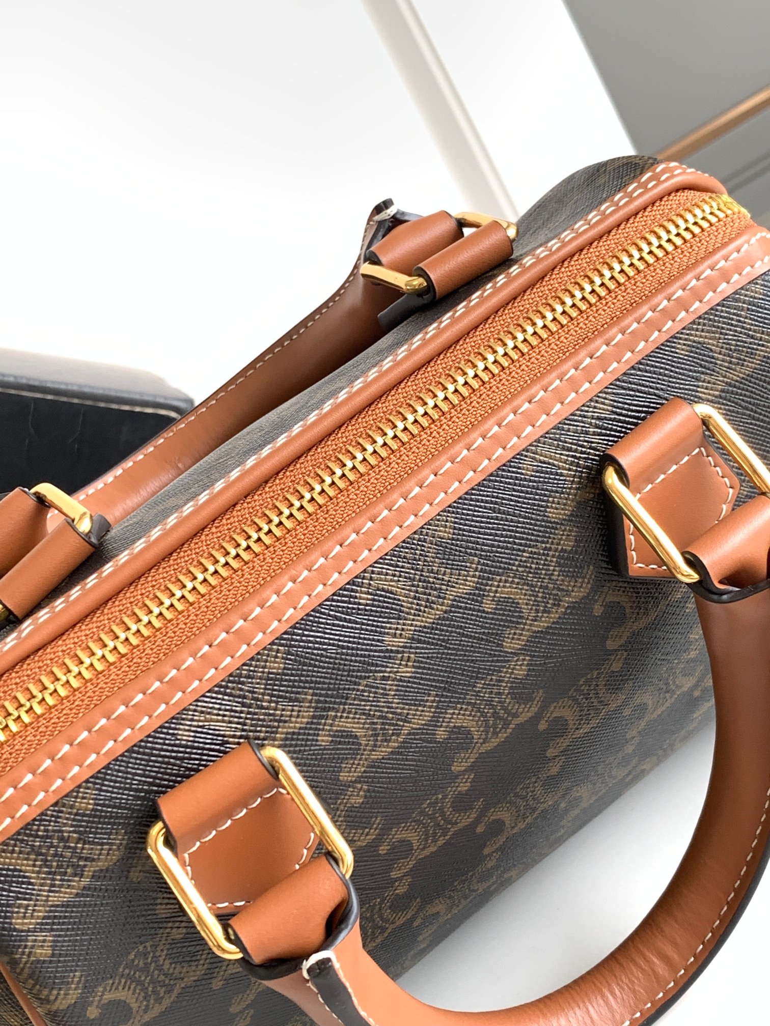 Bagsaaa Ce1i*e Small Boston in Triomphe Canvas and calfskin - 20 x 14 x 10 CM