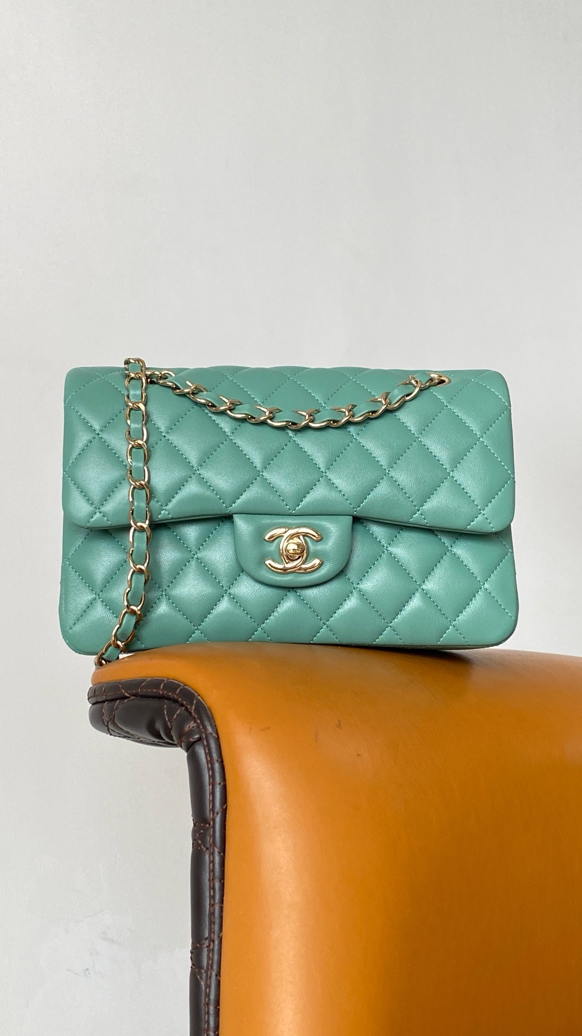 Bagsaaa Ch**el Flap Bag Green Mint Lambskin & Gold Hardware - 23cm