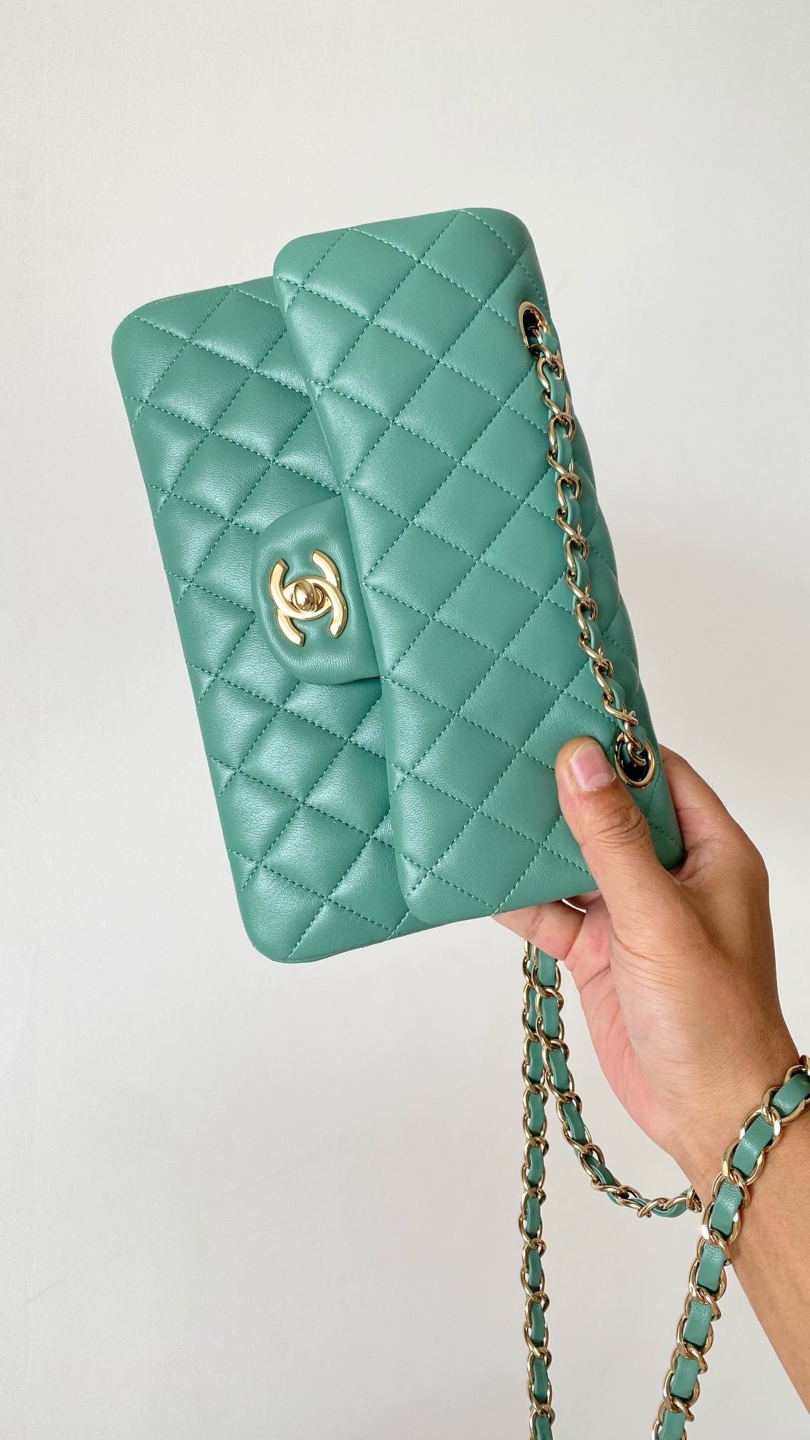 Bagsaaa Ch**el Flap Bag Green Mint Lambskin & Gold Hardware - 23cm
