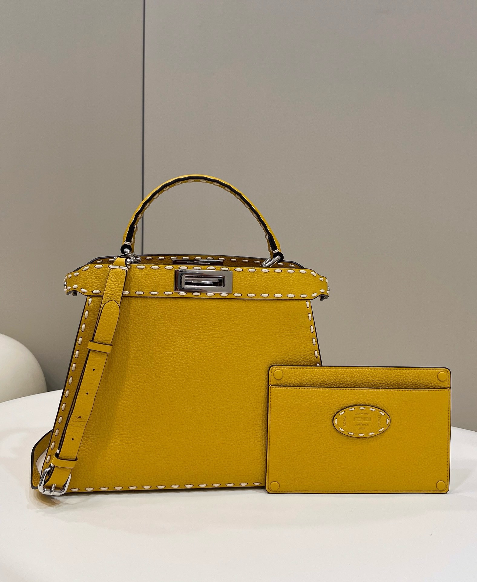 Bagsaaa F**di Peekaboo Yellow & White Lining - 27cm