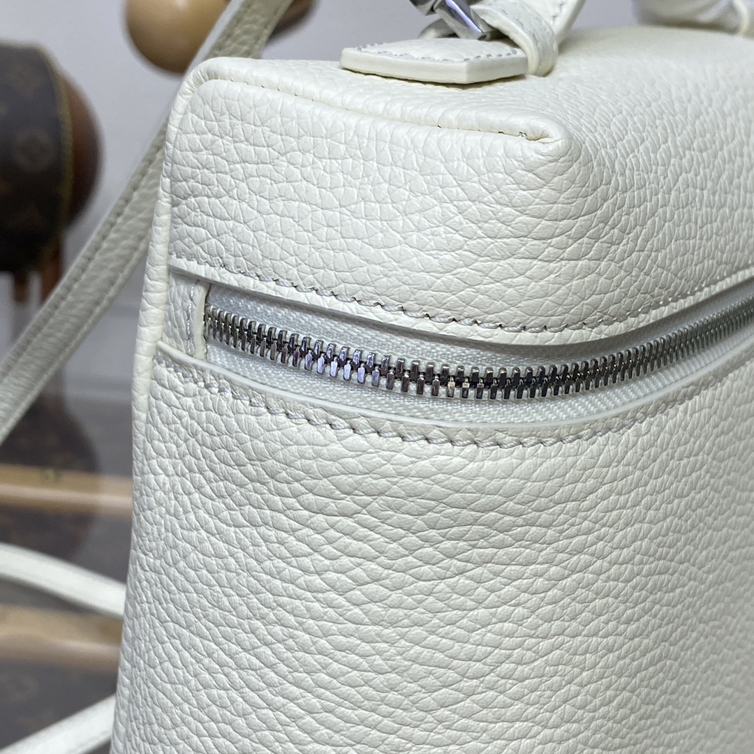 Bagsaaa L0r0 P1ana White Extra Pocket Bag - 21x23.5x8 cm