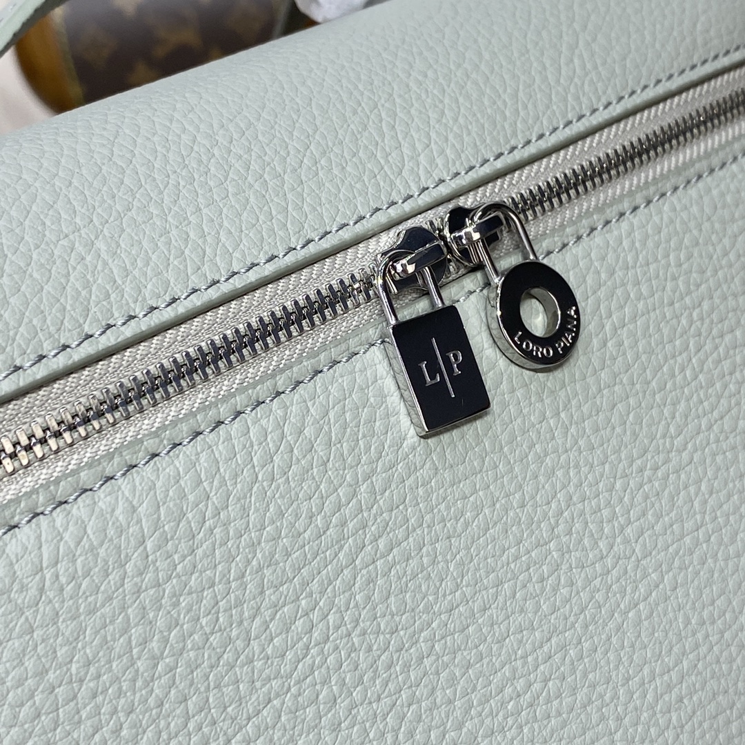 Bagsaaa L0r0 P1ana Light Blue Extra Pocket Bag - 21x23.5x8 cm