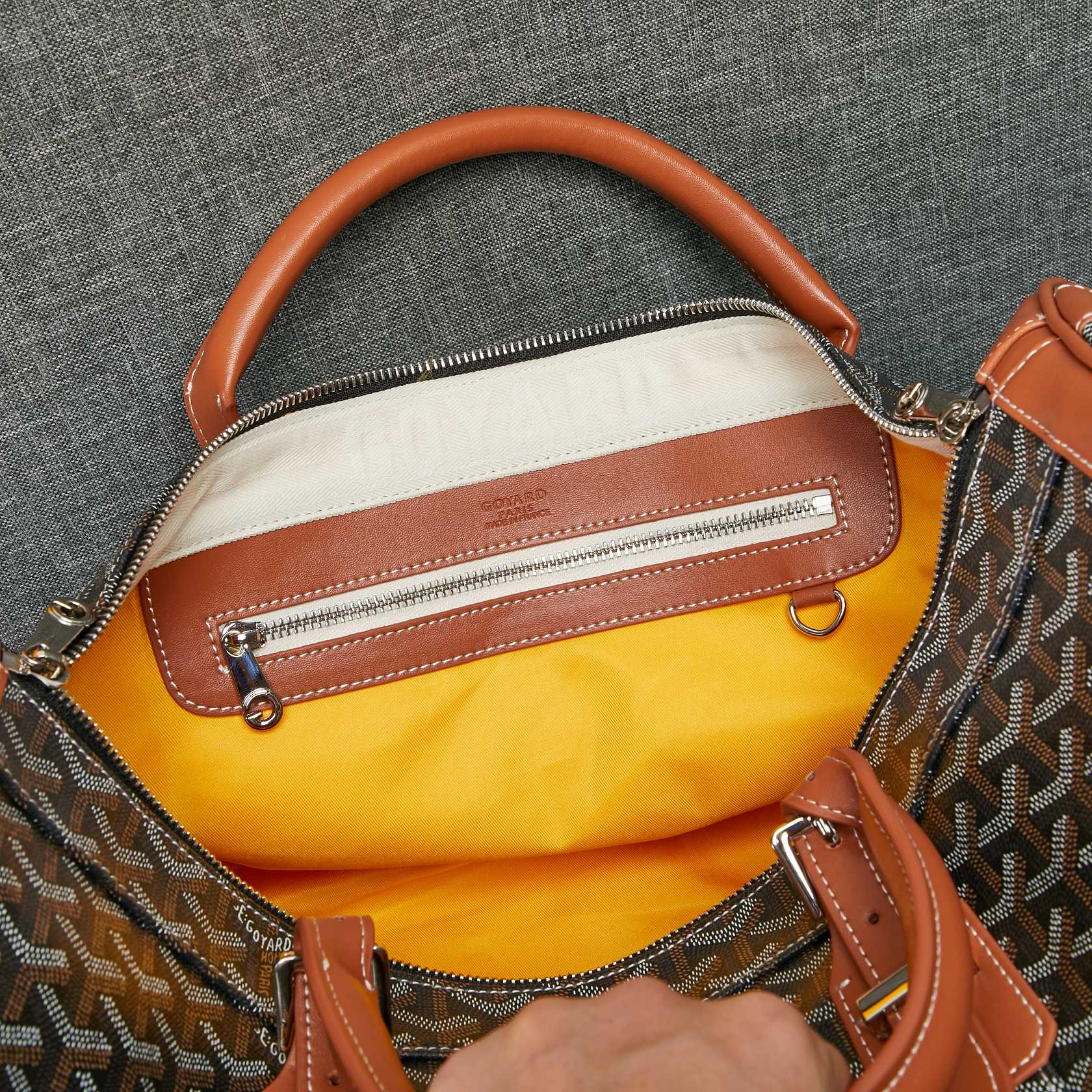 Bagsaaa G09ard Black & Tan Travel Bag - 48x28x22 cm