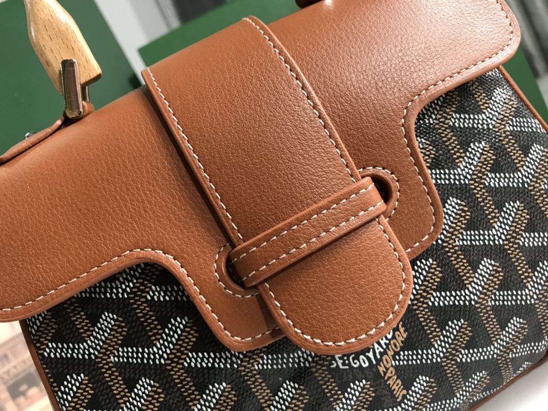 Bagsaaa G09ard Saïgon Souple Mini Bag Black & Tan - 20x14.5×9cm