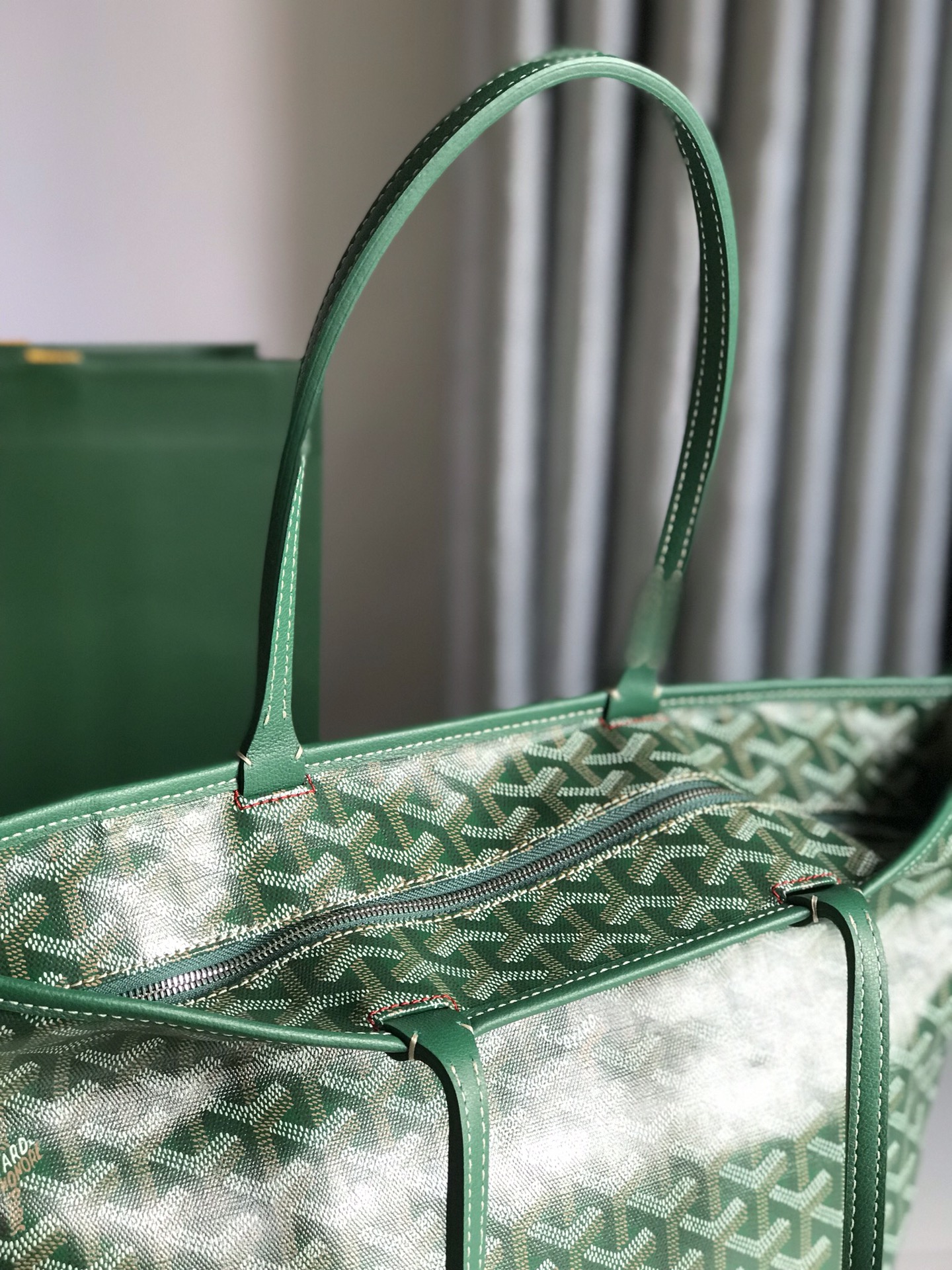 Bagsaaa G09ard Artois PM Bag Green - 25 x 14 x 30 cm