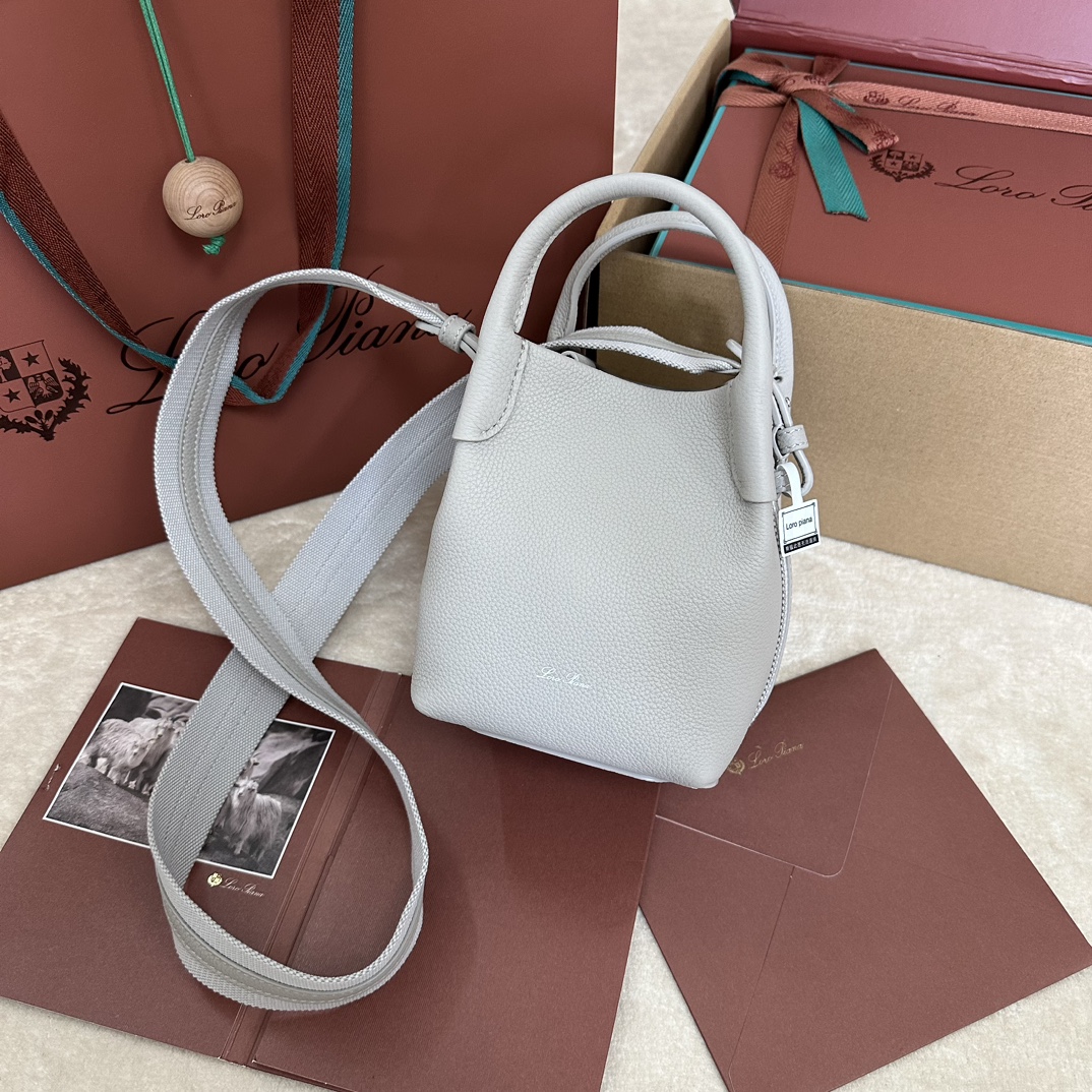 Bagsaaa L0r0 P1ana Micro Bale Bag Light Gray - 13 x 13 x 16 cm