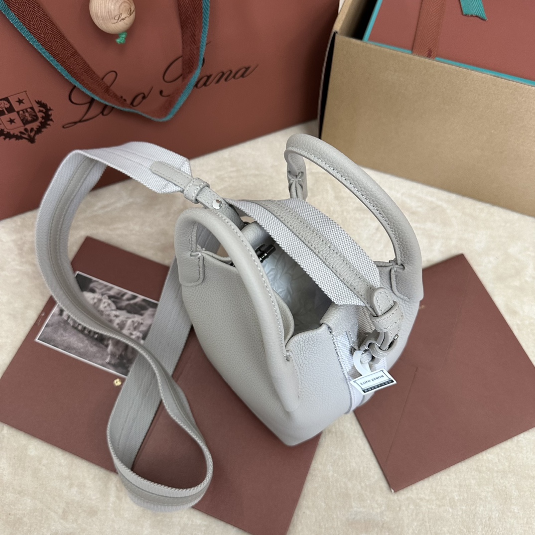 Bagsaaa L0r0 P1ana Micro Bale Bag Light Gray - 13 x 13 x 16 cm