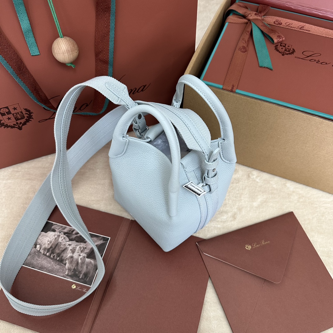 Bagsaaa L0r0 P1ana Micro Bale Bag Light Blue - 13 x 13 x 16 cm
