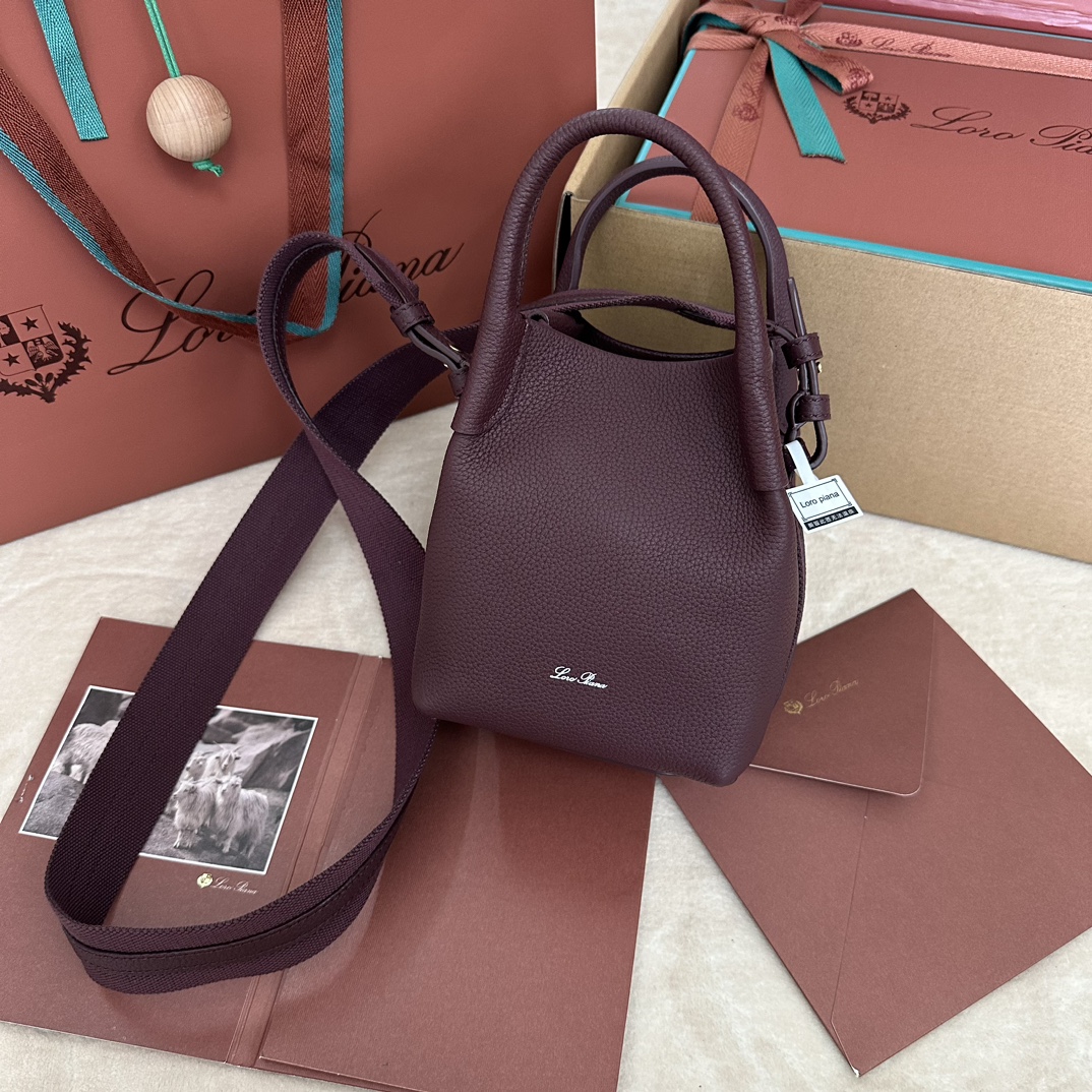 Bagsaaa L0r0 P1ana Micro Bale Bag Burgundy - 13 x 13 x 16 cm