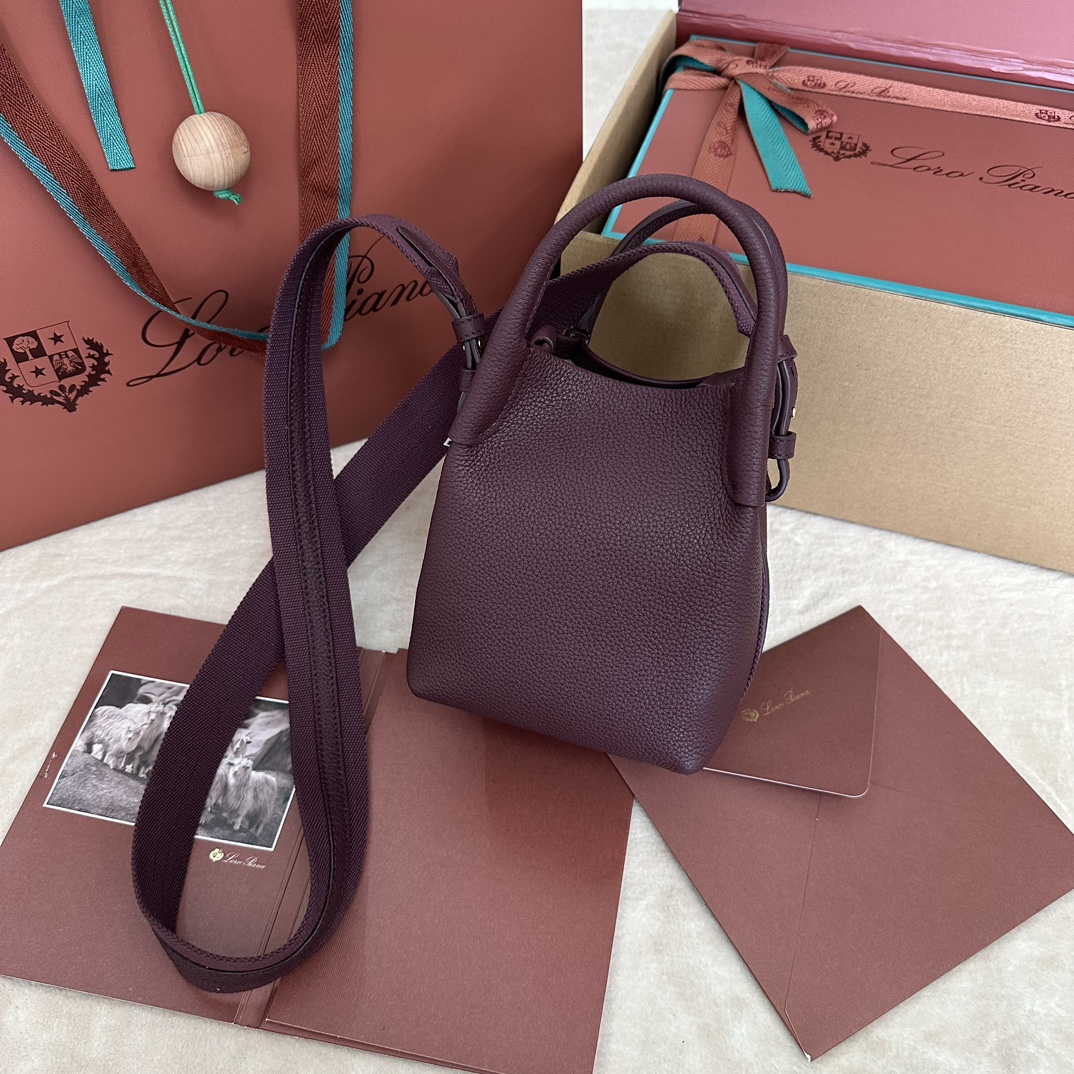 Bagsaaa L0r0 P1ana Micro Bale Bag Burgundy - 13 x 13 x 16 cm