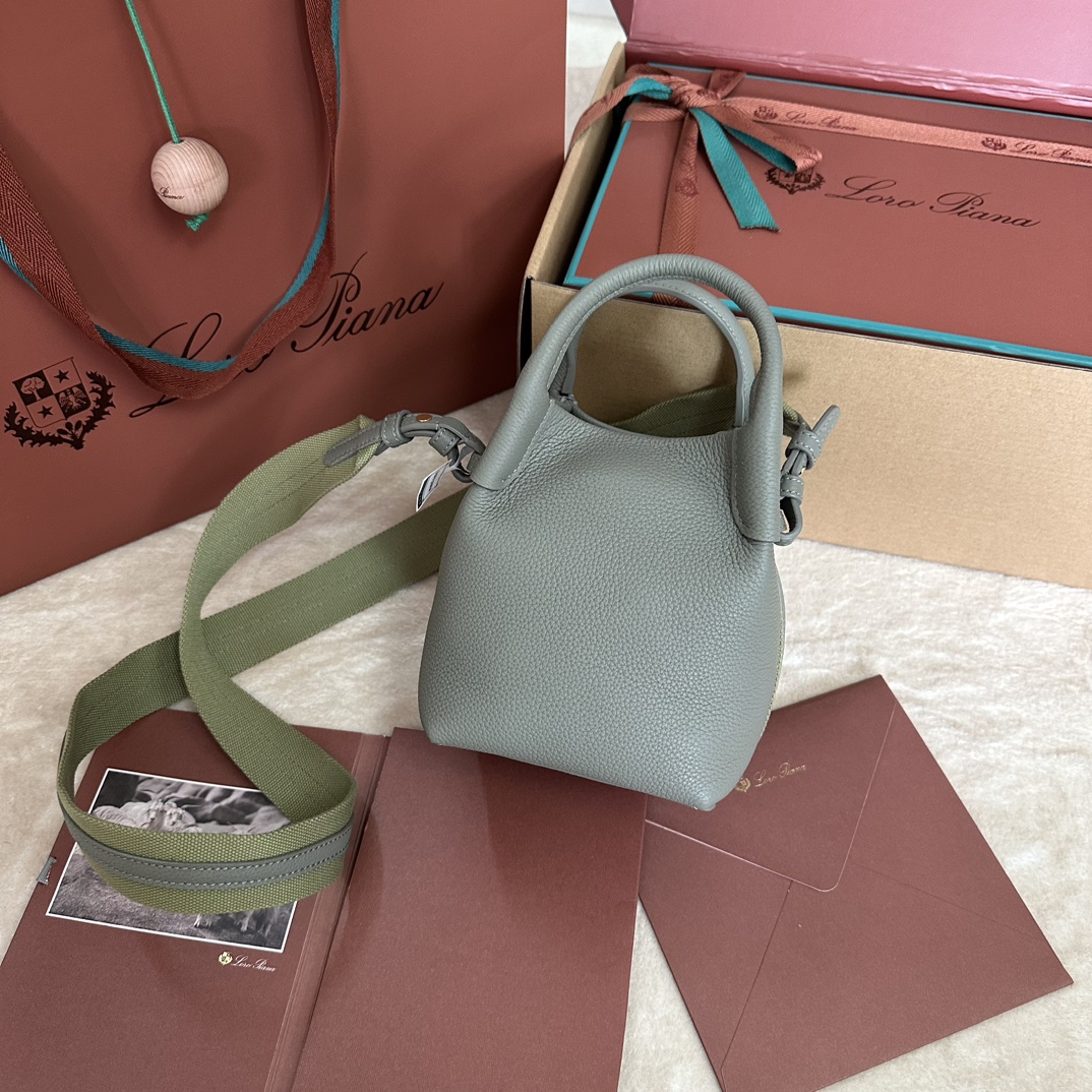 Bagsaaa L0r0 P1ana Micro Bale Bag Olive Green - 13 x 13 x 16 cm