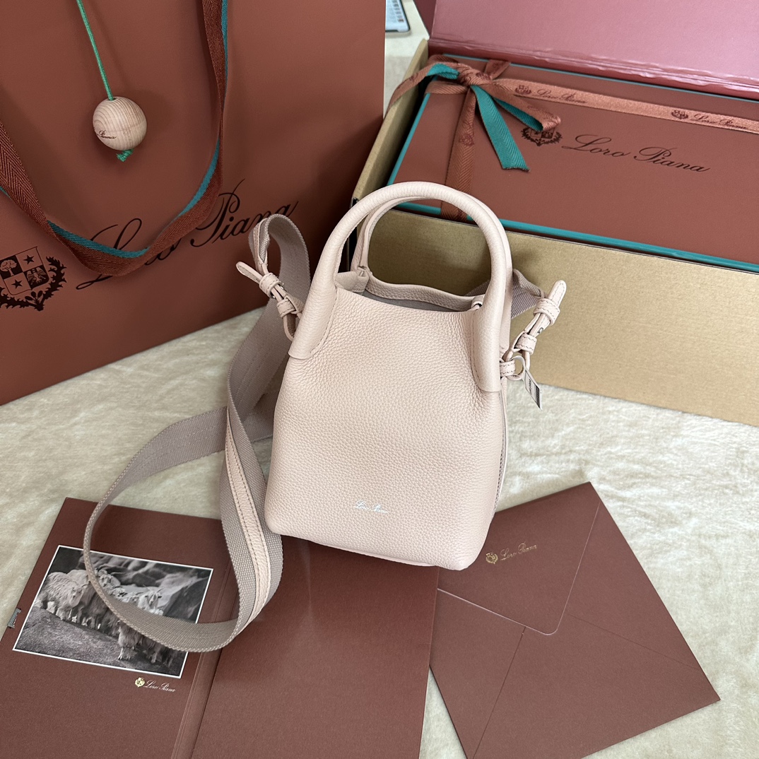 Bagsaaa L0r0 P1ana Micro Bale Bag Light Pink - 13 x 13 x 16 cm