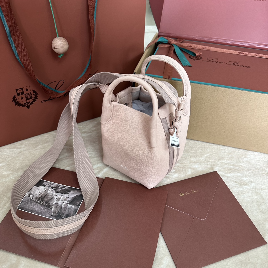 Bagsaaa L0r0 P1ana Micro Bale Bag Light Pink - 13 x 13 x 16 cm