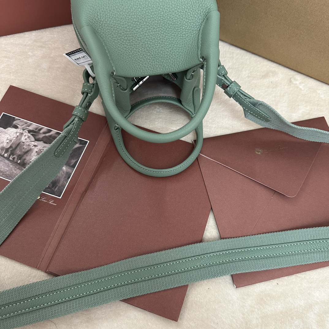 Bagsaaa L0r0 P1ana Micro Bale Bag Green - 13 x 13 x 16 cm