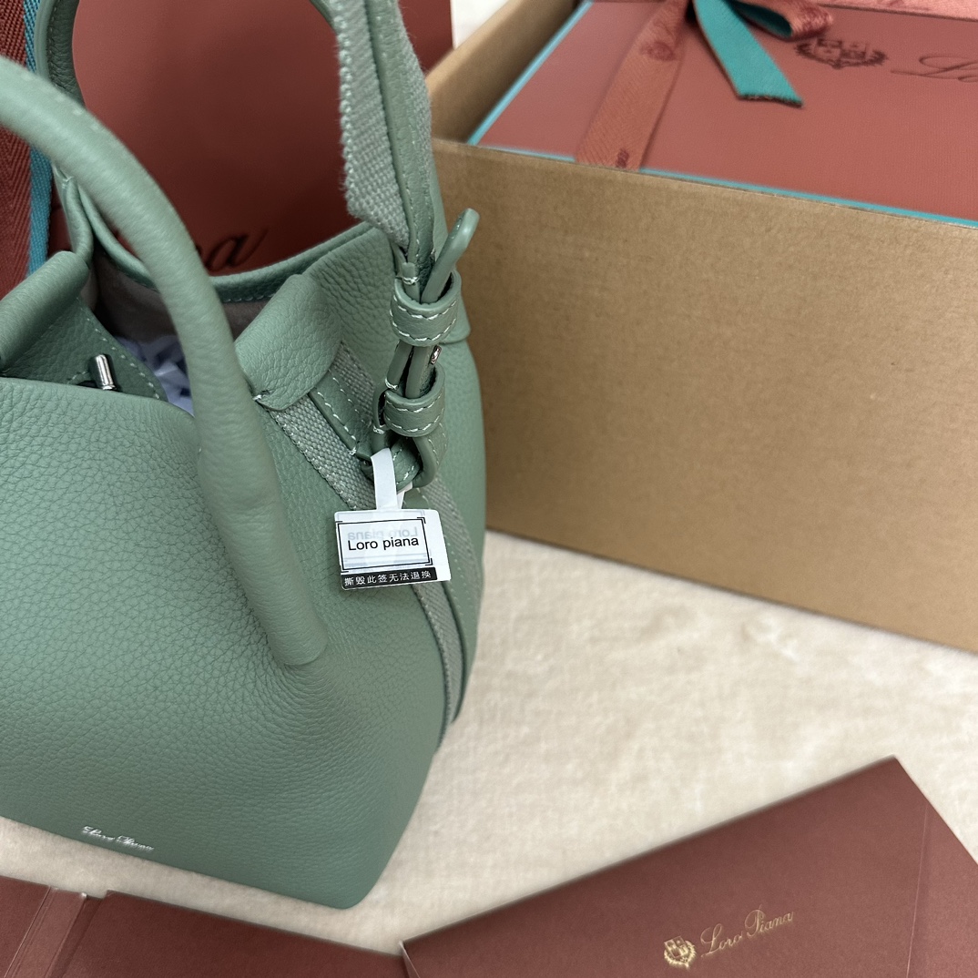 Bagsaaa L0r0 P1ana Micro Bale Bag Green - 13 x 13 x 16 cm