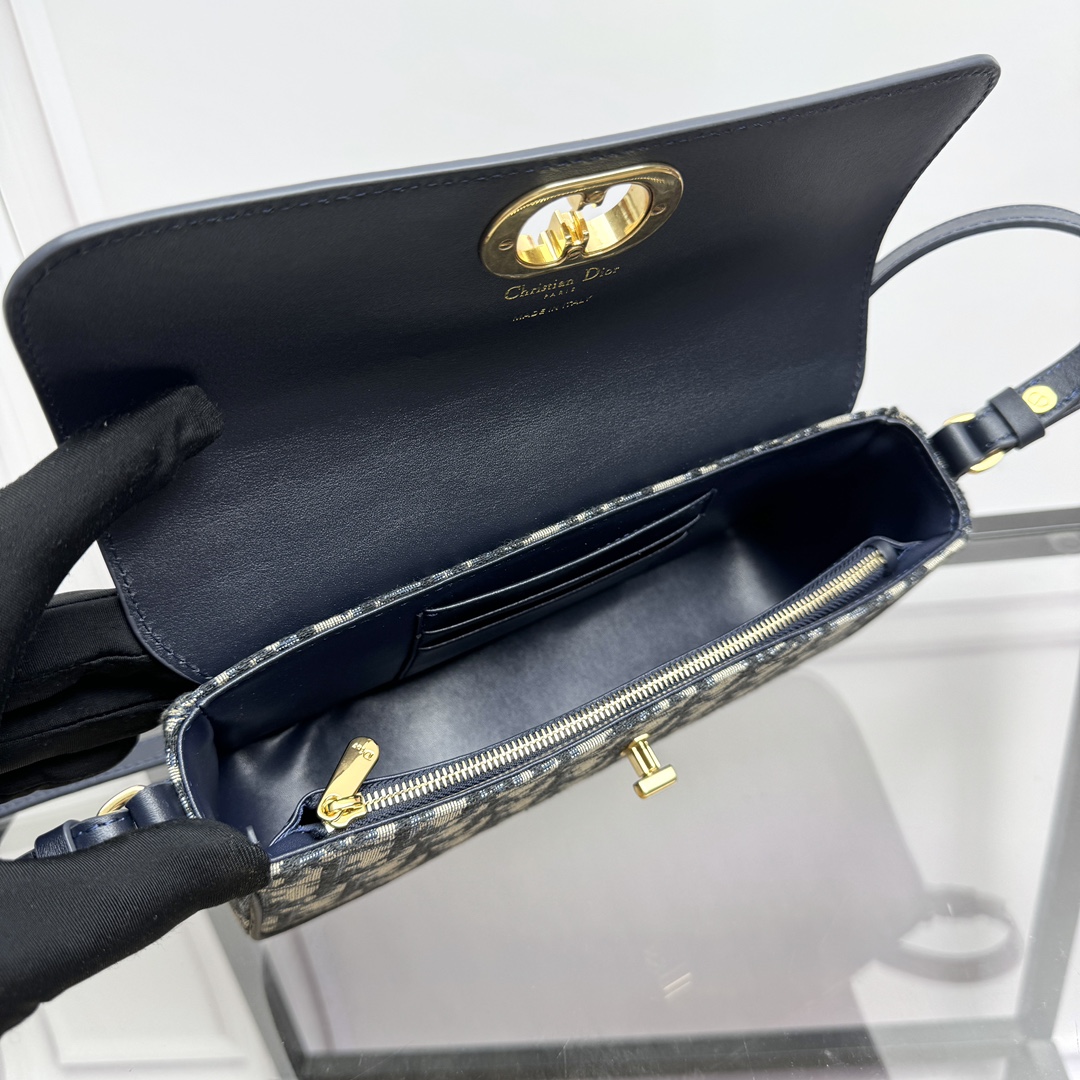 Bagsaaa D10r 30 Montaigne Avenue East-West Double Carry Mini Bag Blue D10r Oblique Jacquard and Smooth Calfskin - 22 x 10 x 6 cm