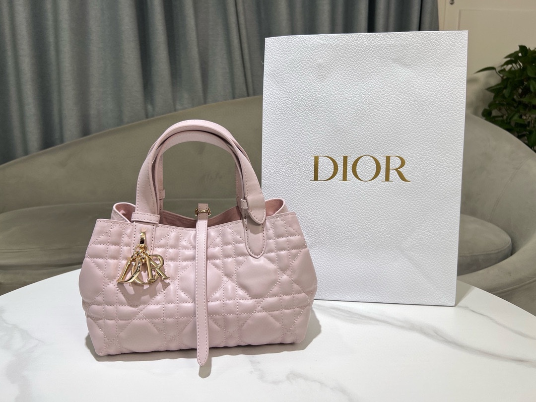 Bagsaaa Small D10r Toujours Bag Pale Pink Macrocannage Calfskin - 23 x 14 x 12 cm