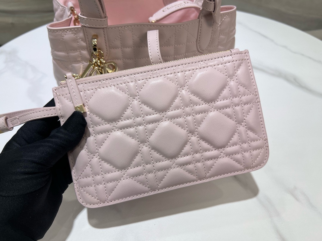Bagsaaa Small D10r Toujours Bag Pale Pink Macrocannage Calfskin - 23 x 14 x 12 cm