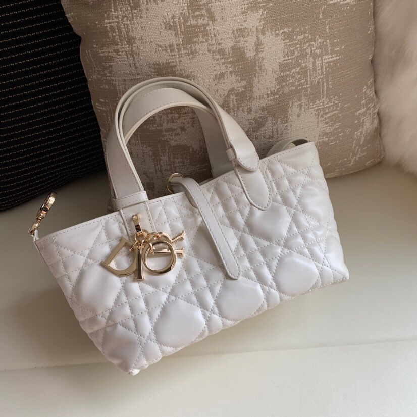 Bagsaaa Small D10r Toujours Bag White Macrocannage Calfskin - 23 x 14 x 12 cm