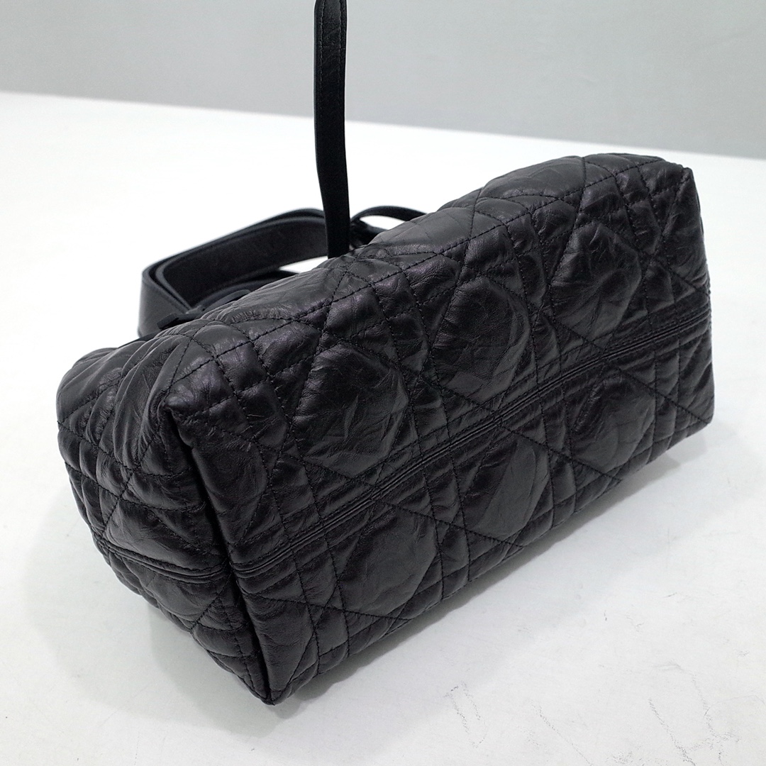 Bagsaaa Small D10r Toujours Bag Black Macrocannage Crinkled Calfskin - 23 x 14 x 12 cm