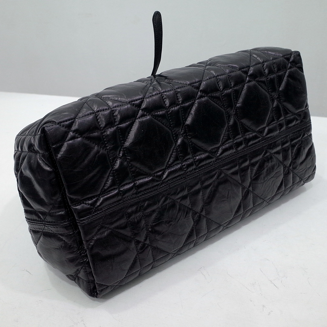Bagsaaa Large D10r Toujours Bag Black Macrocannage Crinkled Calfskin - 37 x 27 x 21 cm