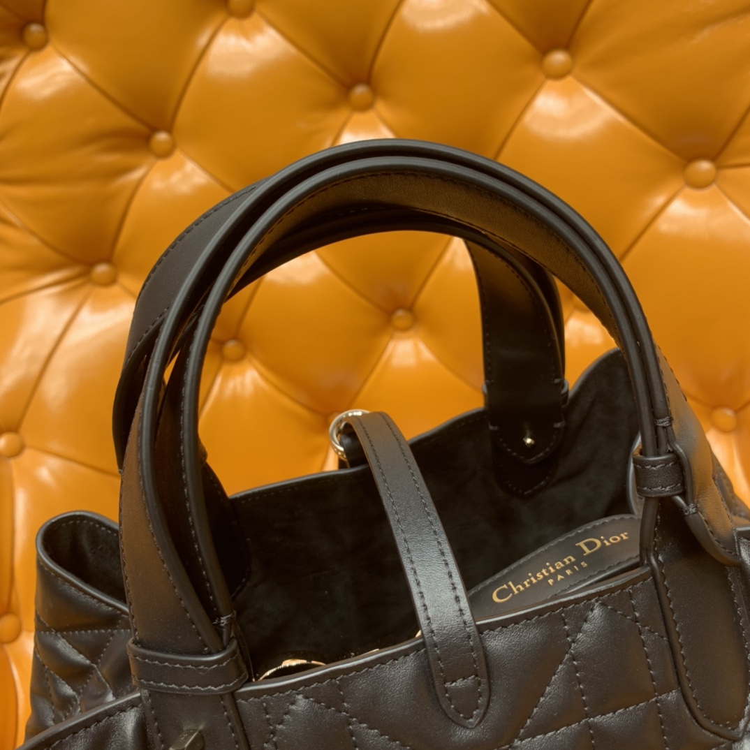 Bagsaaa Medium D10r Toujours Bag Black Macrocannage Calfskin - 28.5 x 21.5 x 17 cm