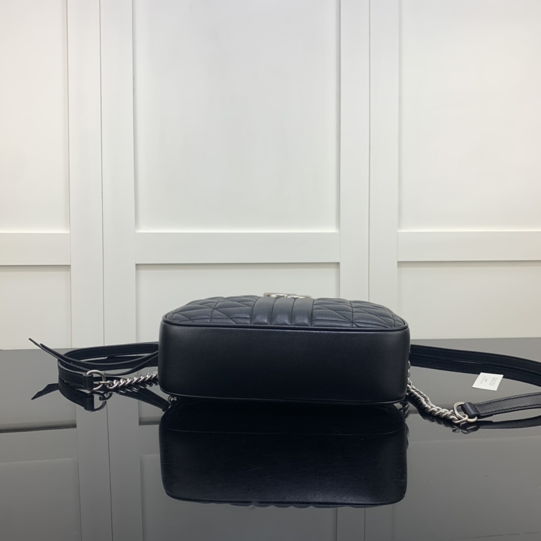 Bagsaaa Gvc*1 GG Marmont Small Shoulder Bag 447632 Black & Silver - 24 x 13 x 7cm