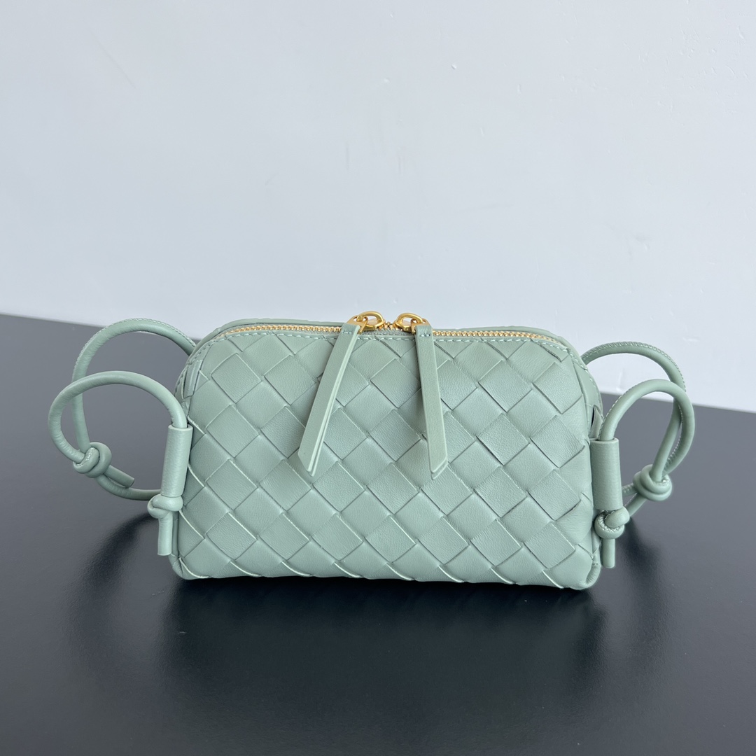 Bagsaaa B0tt*ga Ven*ta Intrecciato Concert Pouch sauge color - 18.5*11.5*8.5 cm