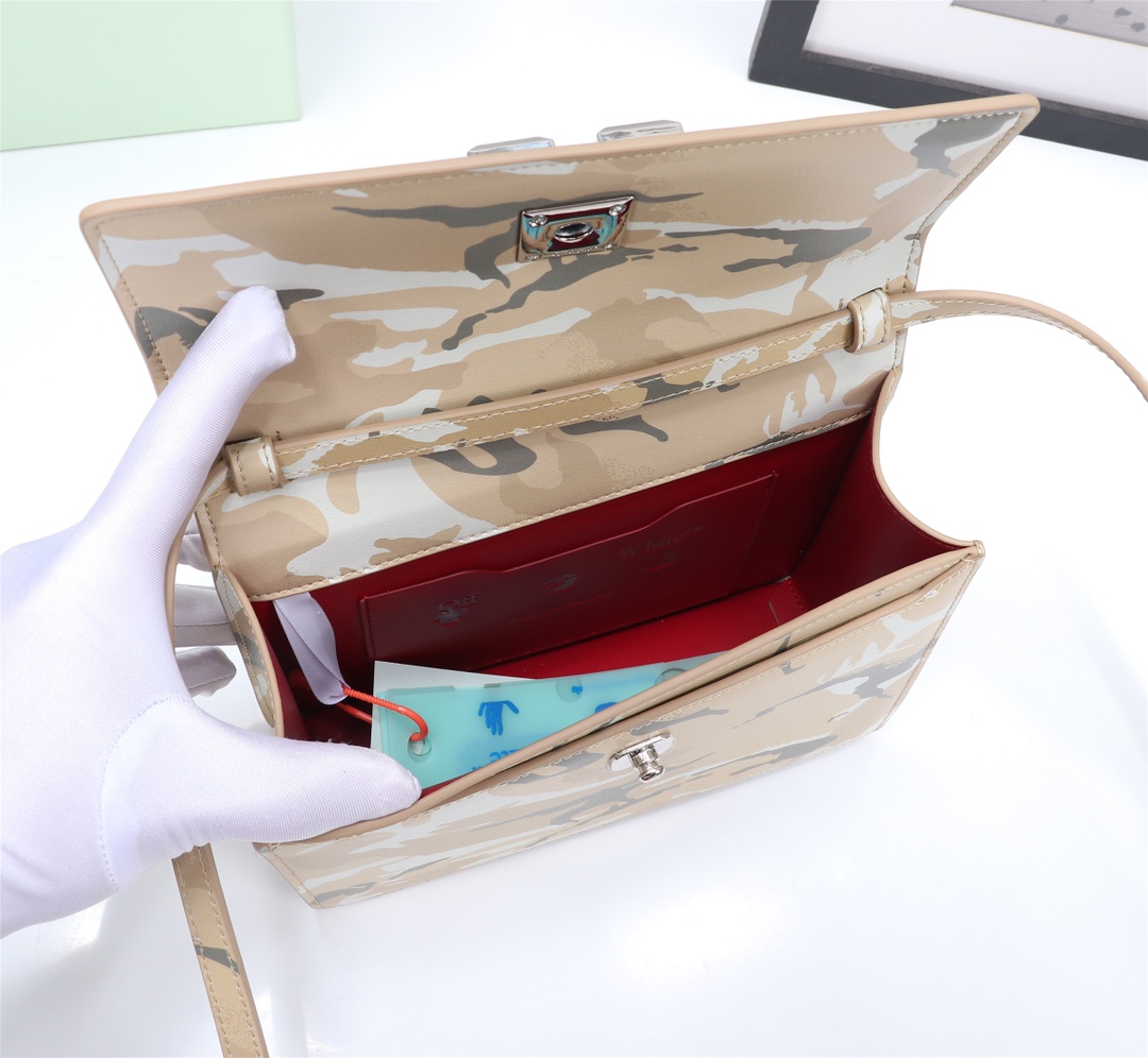 Bagsaaa Off White Bag 22cm 01