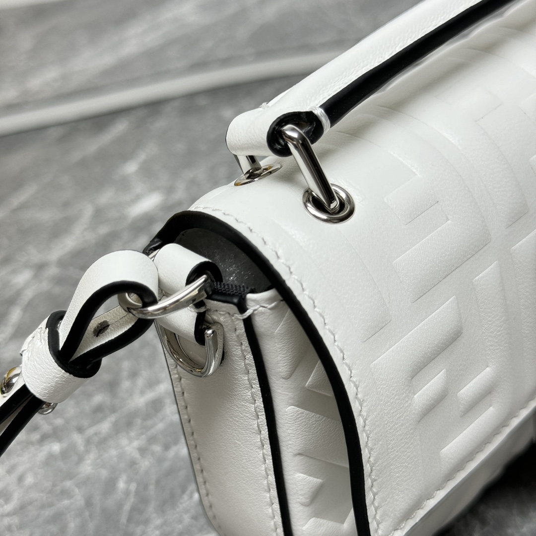 Bagsaaa F**di Baguette Phone Pouch White Nappa Leather - 19x3x11 cm