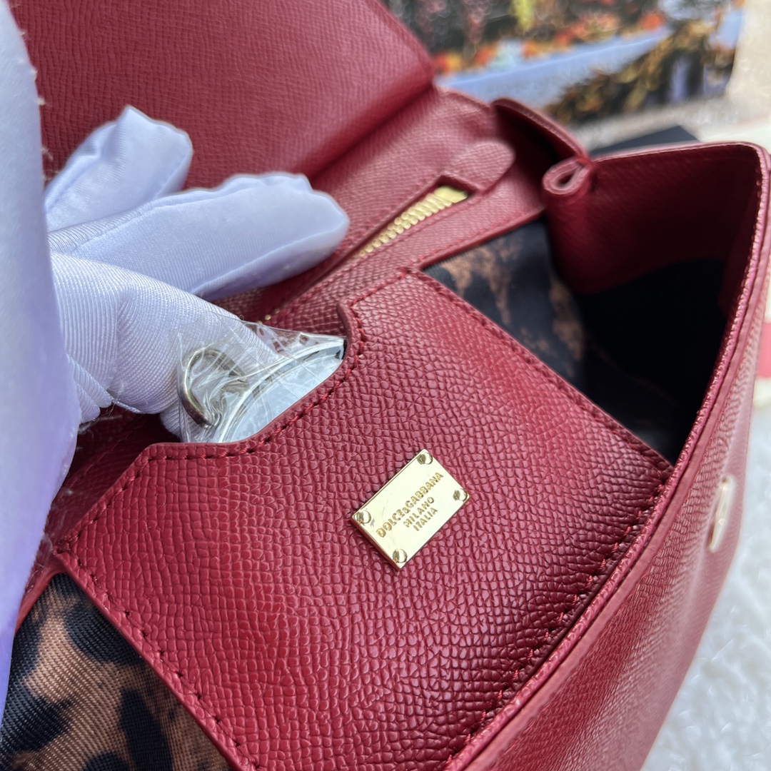 Bagsaaa Dolce&Gabbana Red Sicily Handbag - 25x20X12cm
