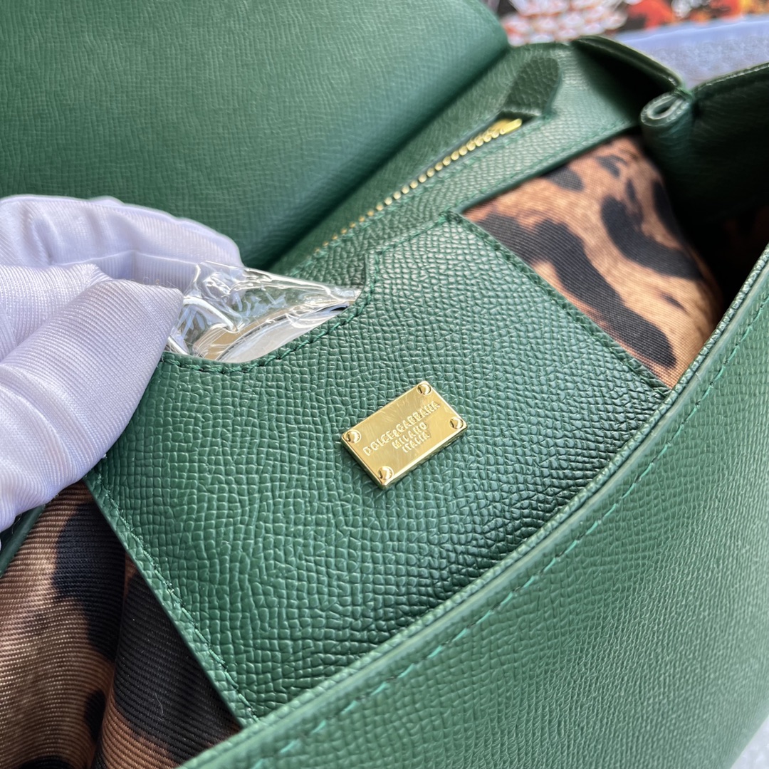 Bagsaaa Dolce&Gabbana Green Sicily Handbag - 25x20X12cm