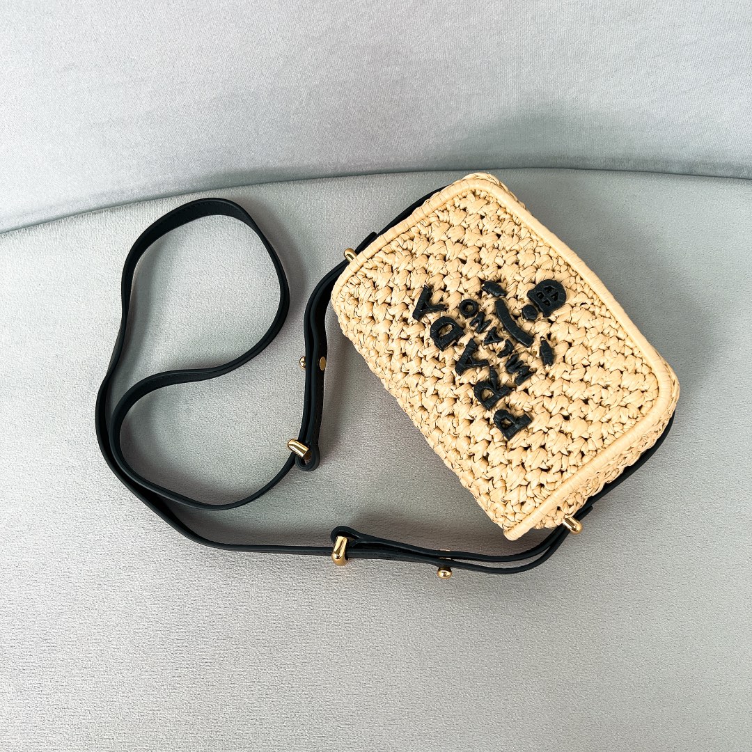 Bagsaaa Pra*a Crochet and leather shoulder bag - 16x11x5 cm