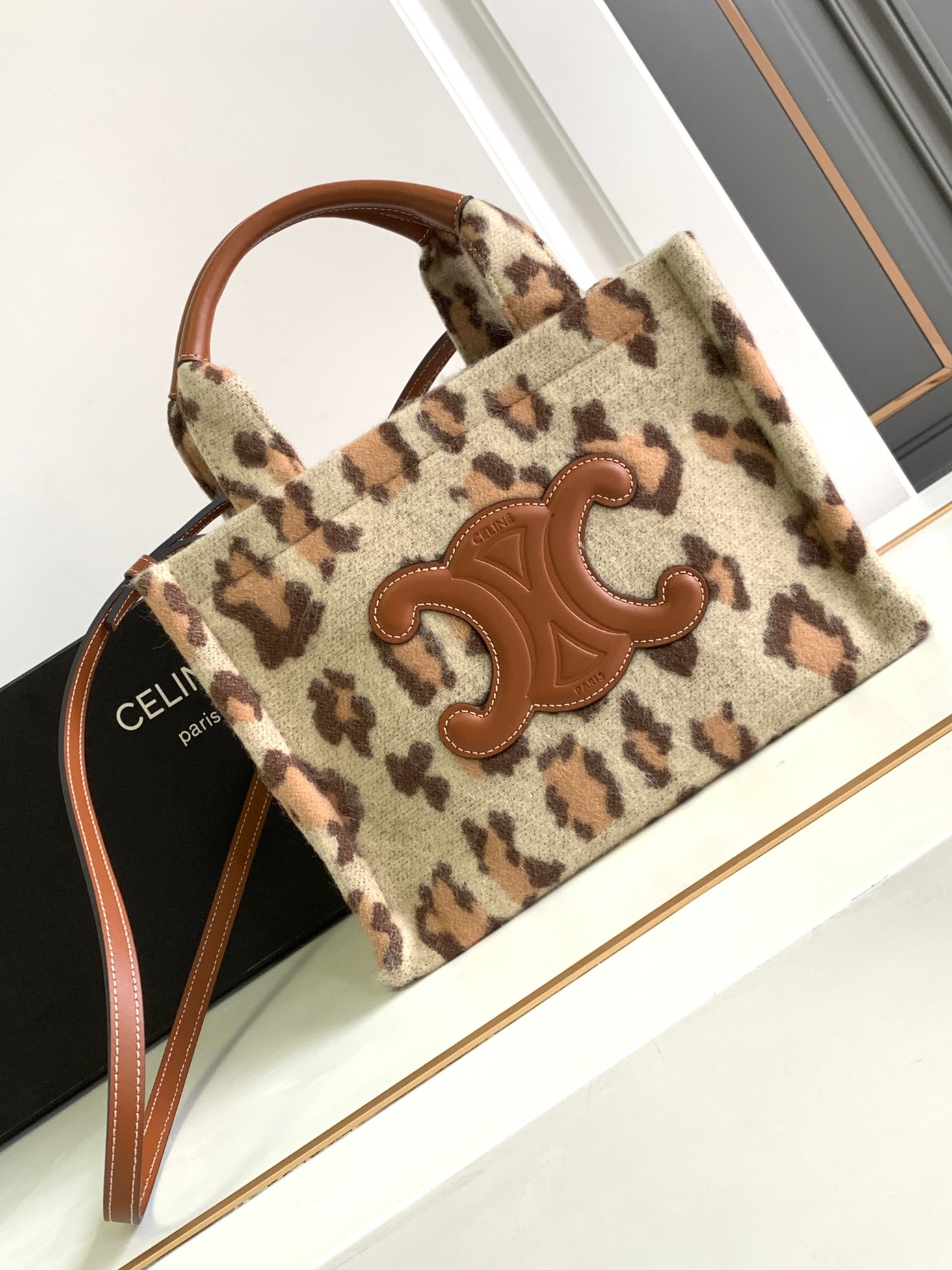 Bagsaaa Ce1i*e Small Cabas Thais In Leopard Textile And Calfskin - 25.5 x 18.5 x 12 CM