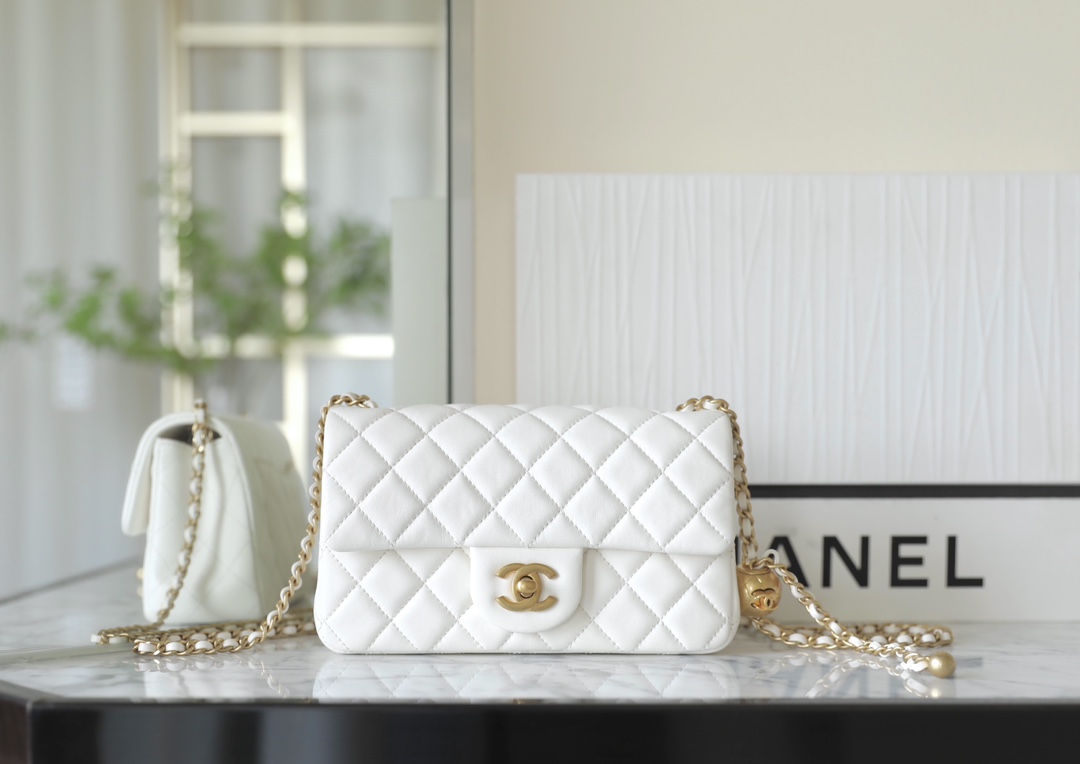 Bagsaaa Ch**el White Lambskin & Gold Adjustable Strap - 13x20x7 cm