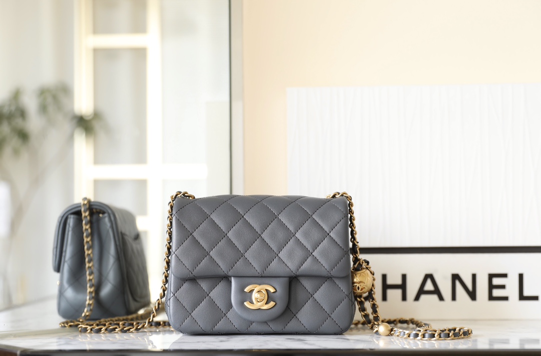 Bagsaaa Ch**el Mini Gray Lambskin & Gold Adjustable Strap - 18x13x7 cm