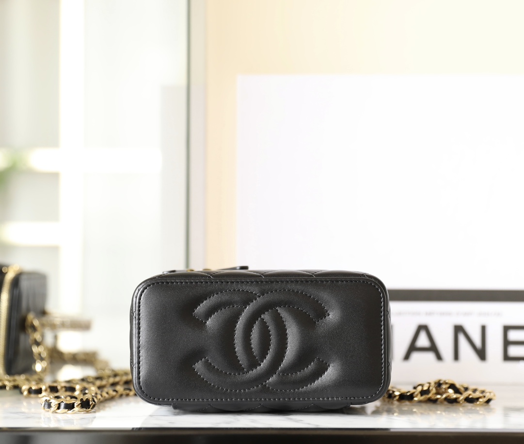 Bagsaaa Ch**el Mini Vanity Top Handle Case Black Lambskin - 9.5x17x8 cm