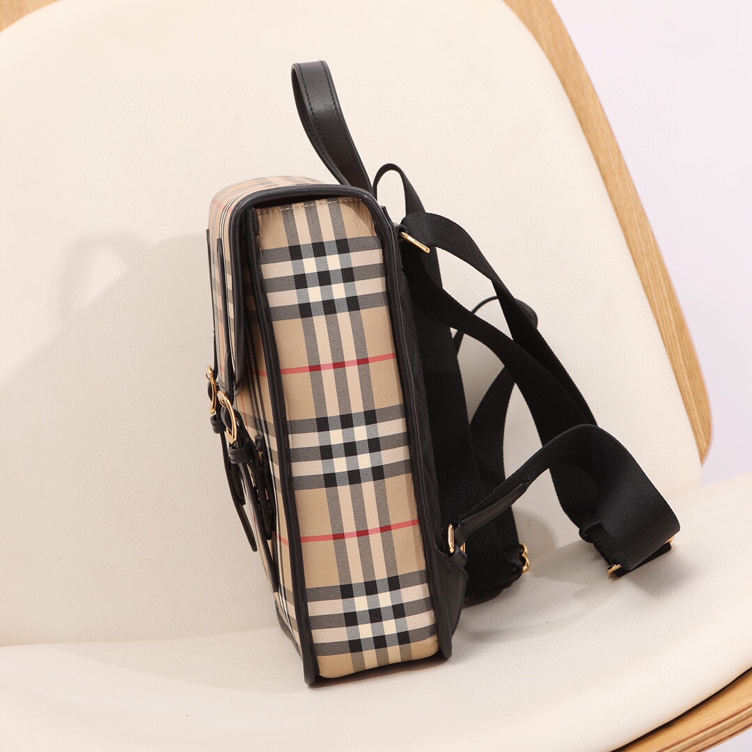 Bagsaaa Bv*b*rry Backpack - 26x9x30 cm